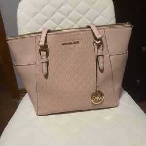 Michale Kors Purse